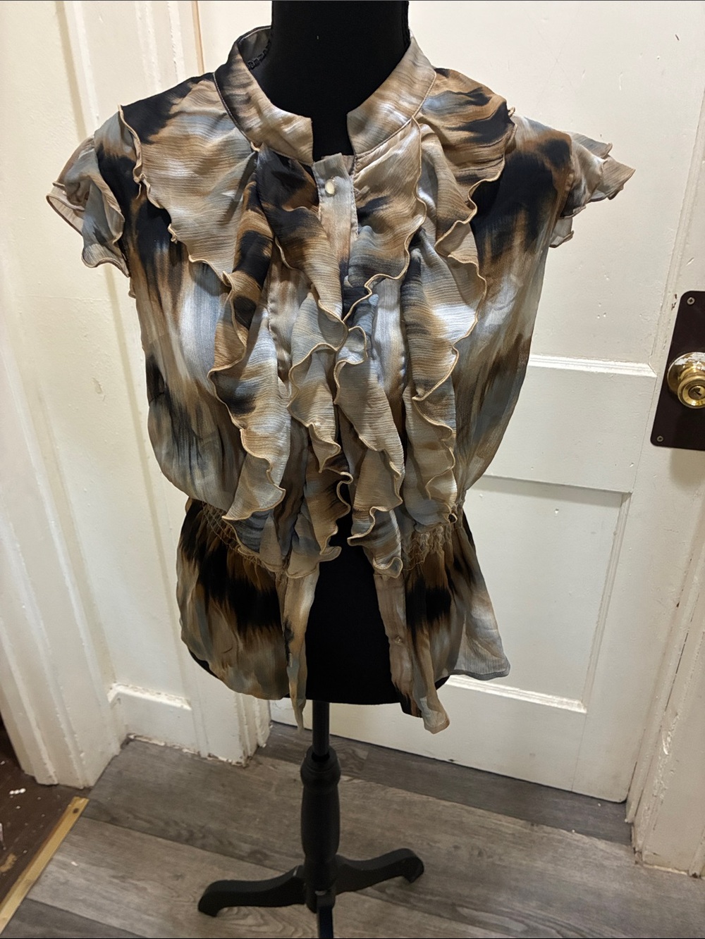 Sleeveless Ruffled Blouse in Brown and Cream Watercolor Print